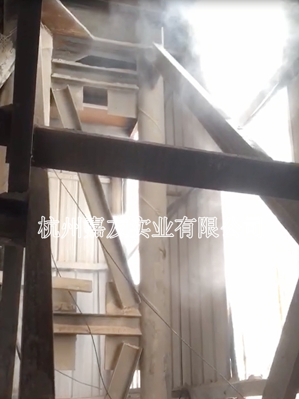 昌騰碎石車(chē)間安裝嘉友“霧王”高壓噴霧除塵系統(tǒng)